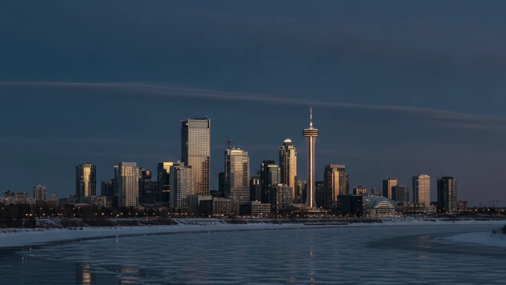 How to open an online casino in Alberta, Canada - editorial establishing image